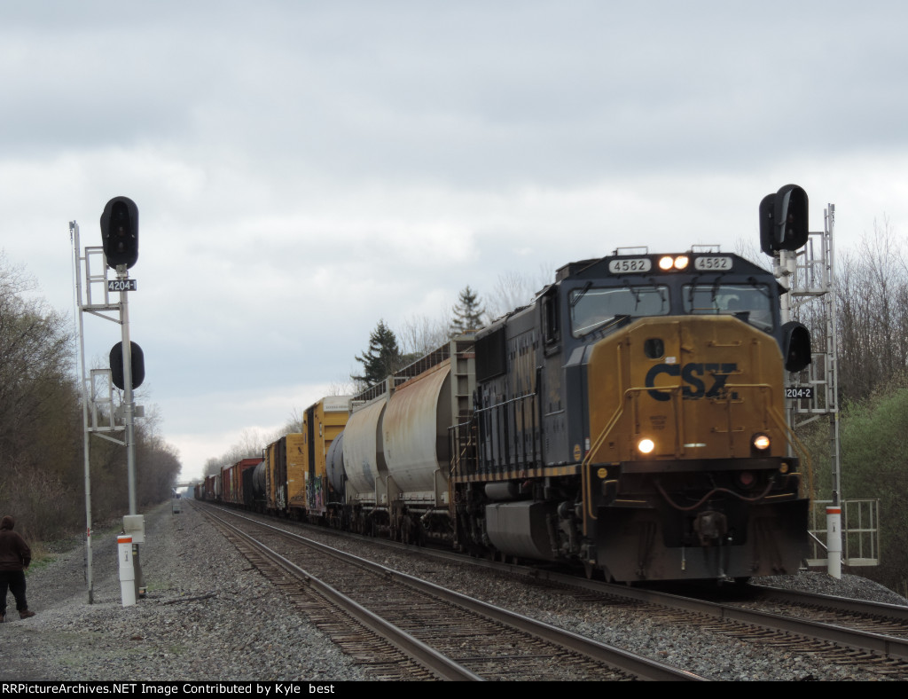 CSX 4582 on M363